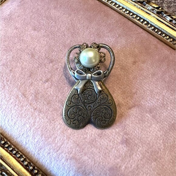 Vintage Jewelry - Vintage Angel Brooch With Faux Pearl Intricate Heart Design Antique Brass Finish